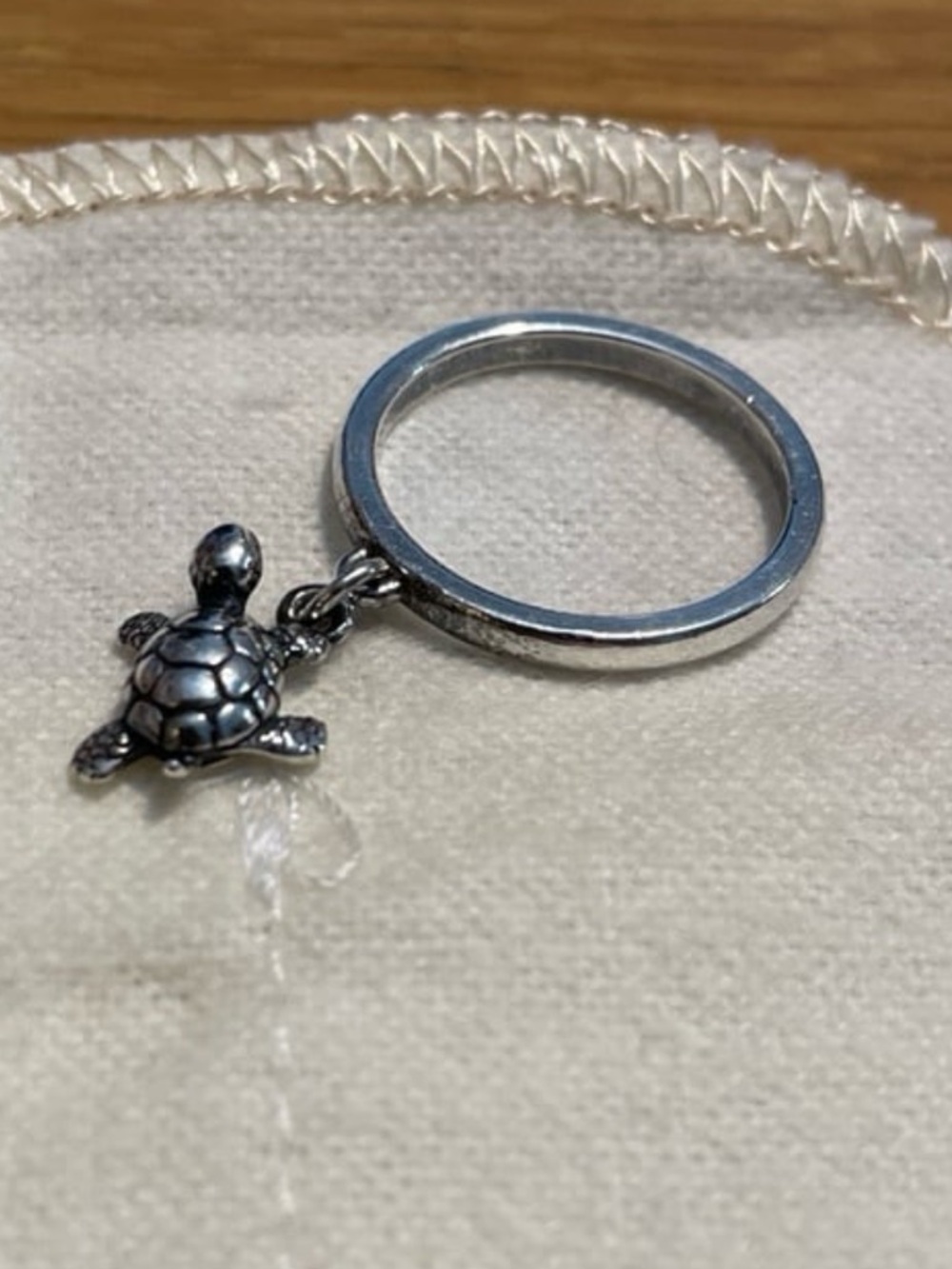 James Avery Silver Turtle Charm Ring - SO CUTE! Perfect condition. - Picture 2 of 11
